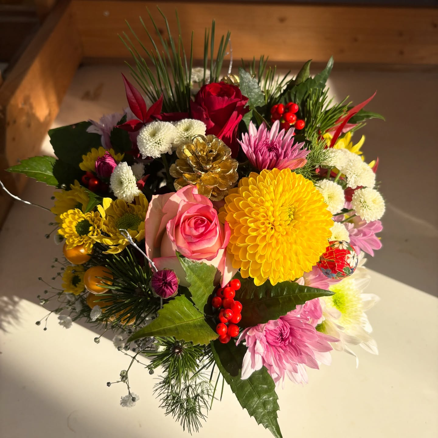 お正月アレンジメント、30日まで販売予定です!