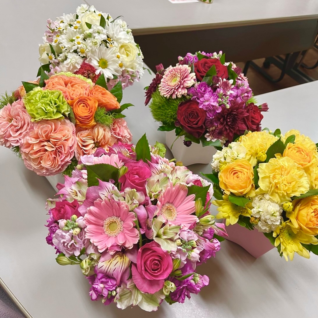 フラワーアレンジメントのご注文もたくさんいただいています( ...